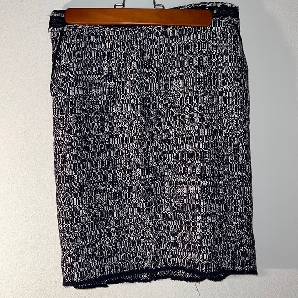 Ann Taylor black ivory textured pencil skirt Sz 0 P